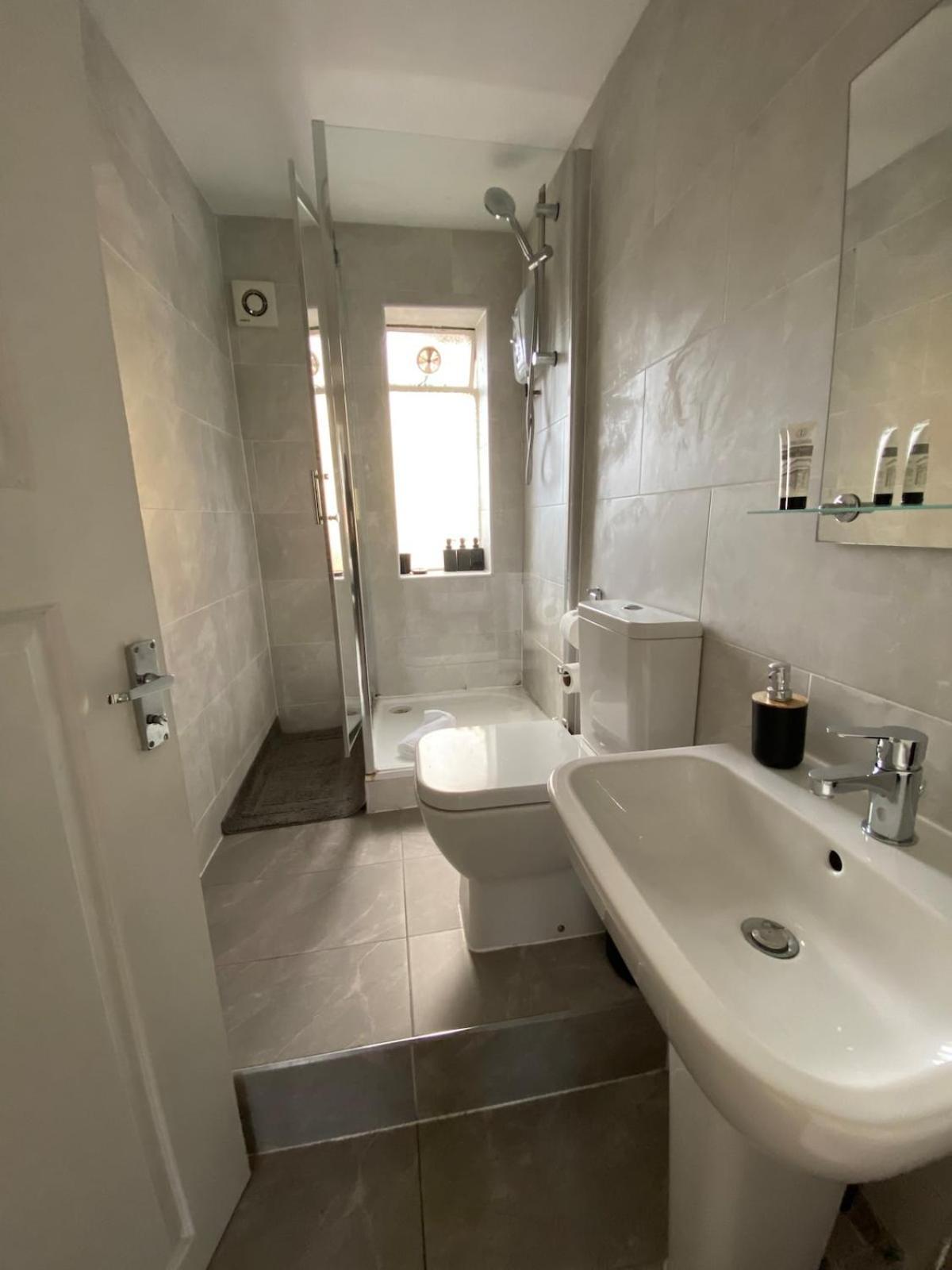 2-bed Flat On The Lively Old Compton St - Soho! Appartamento Londra