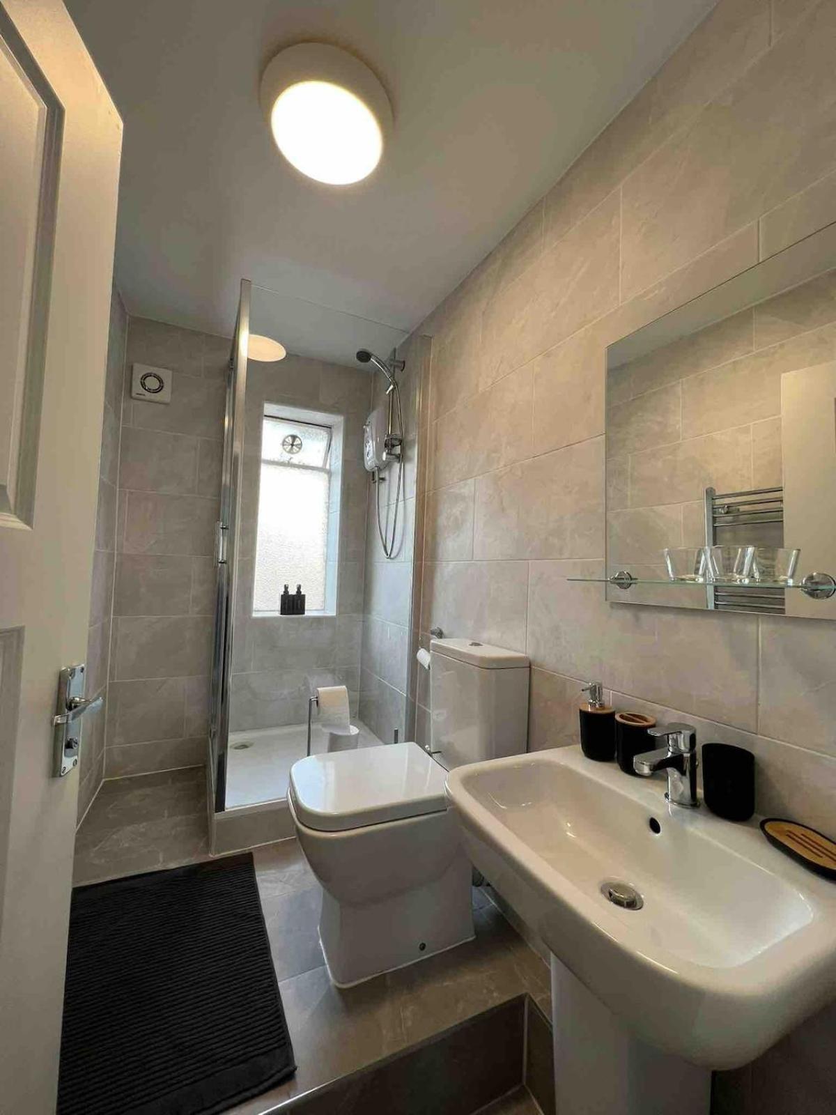 2-bed Flat On The Lively Old Compton St - Soho! Londra